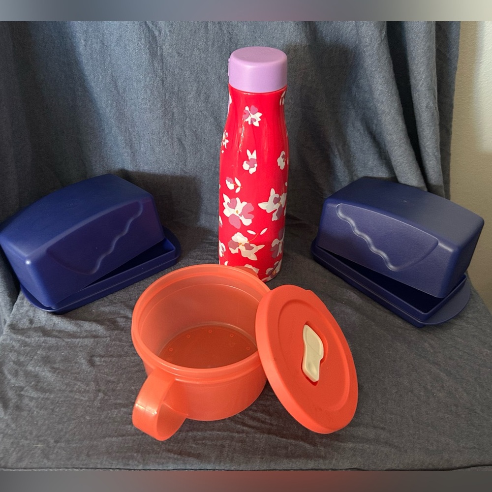 Tupperware Set with Coral soup cup and Navy Containers - Picture 4 of 11
